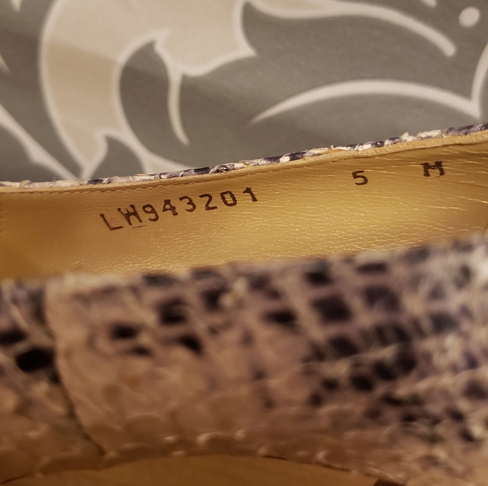 Stuart Weitzman python heels size 5 - Picture 6 of 9